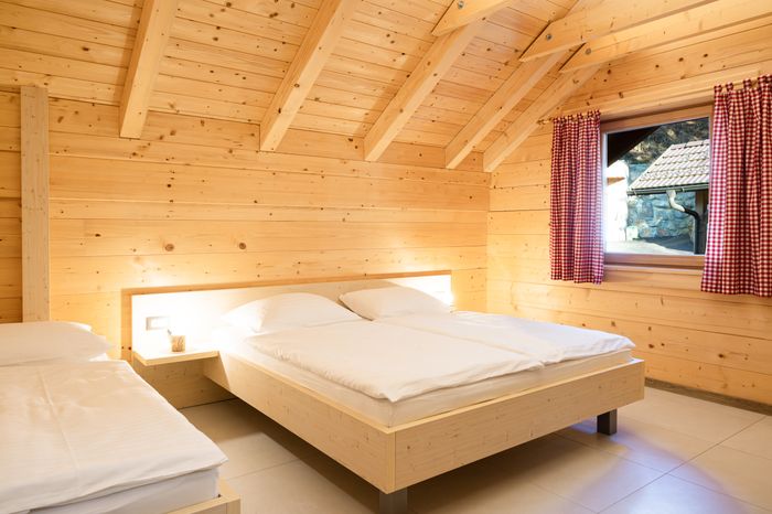 Spalnica družinskega apartmaja.