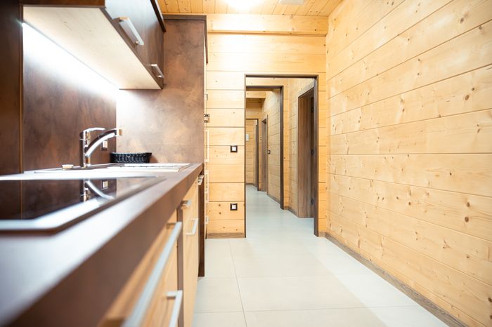 Kopalnica družinskega apartmaja.